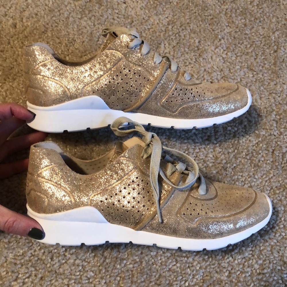 Ugg Women’s Tye Stardust Gold Sneaker 8.5 - Picture 3 of 7